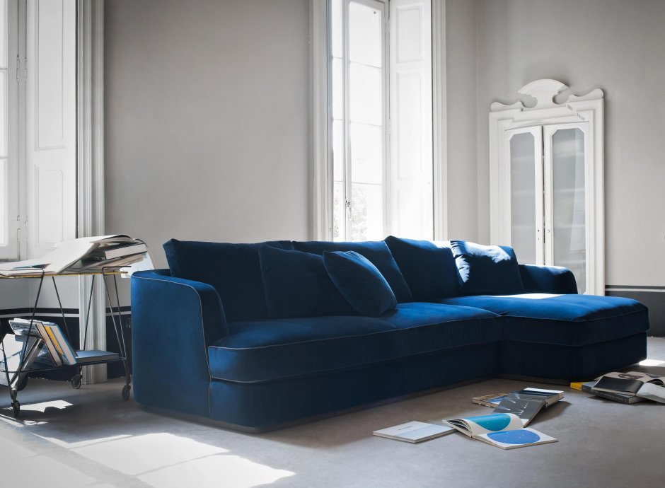 Синий диван современный