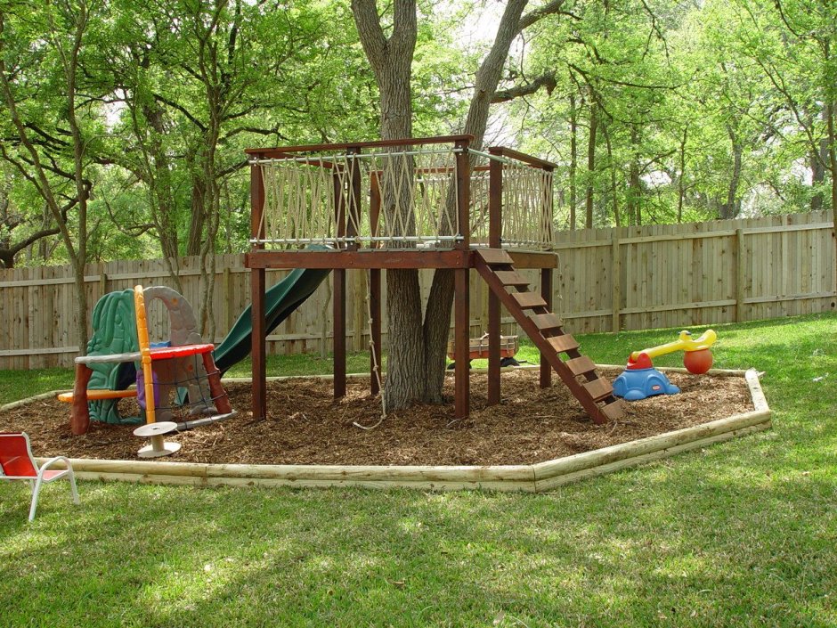 Домик на дереве для детей с игровой площадкой