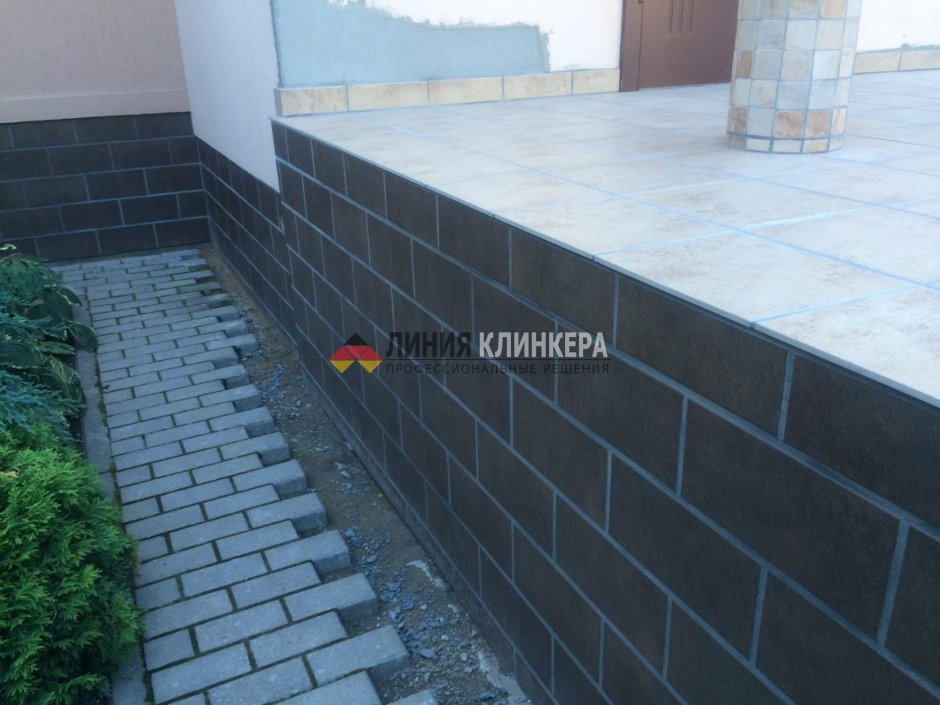 Отделка цоколя керамогранитом