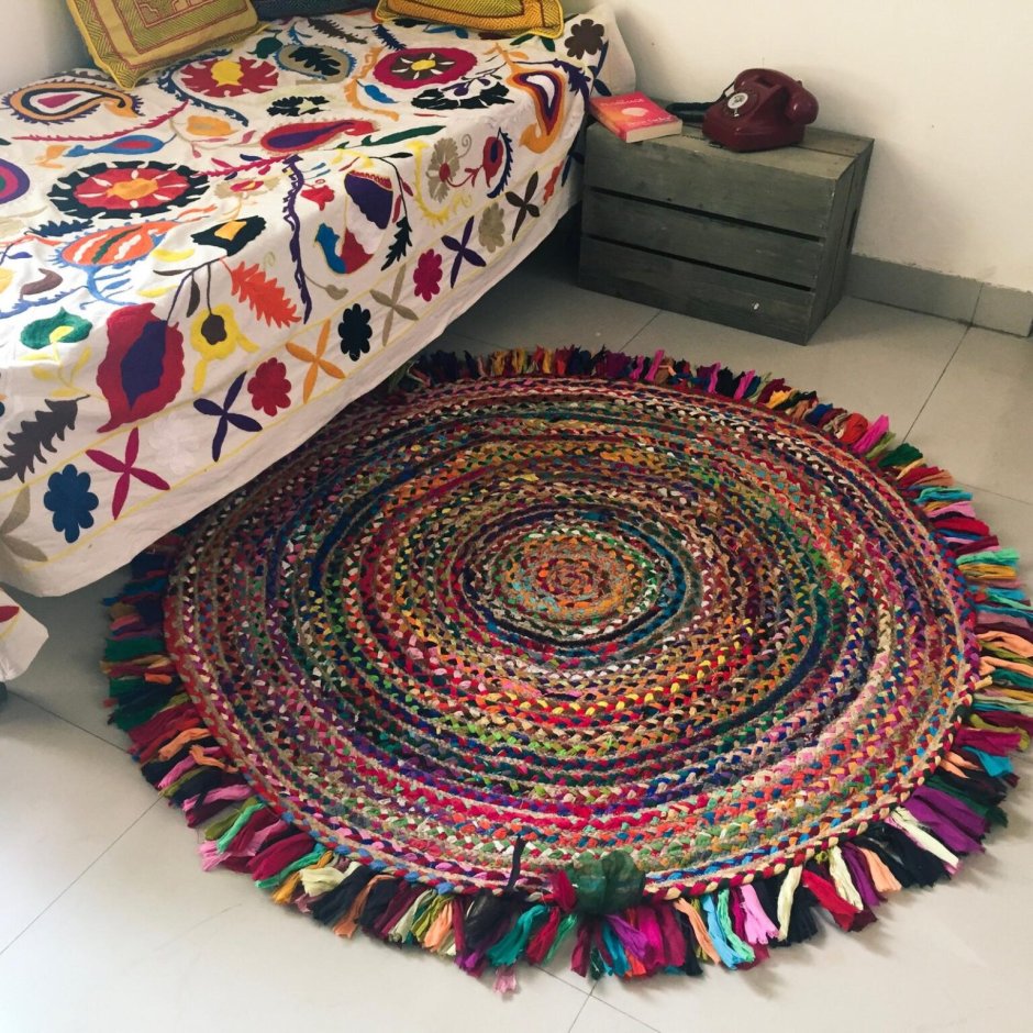 Красивый коврик из лоскутков
