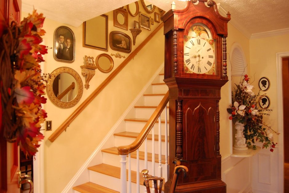 Деревянная лестница в доме украшение