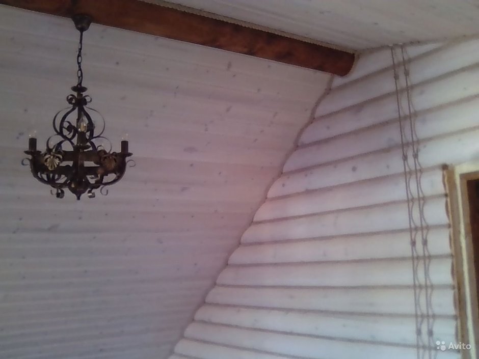 Отделка потолка в деревянном доме джутовым канатом