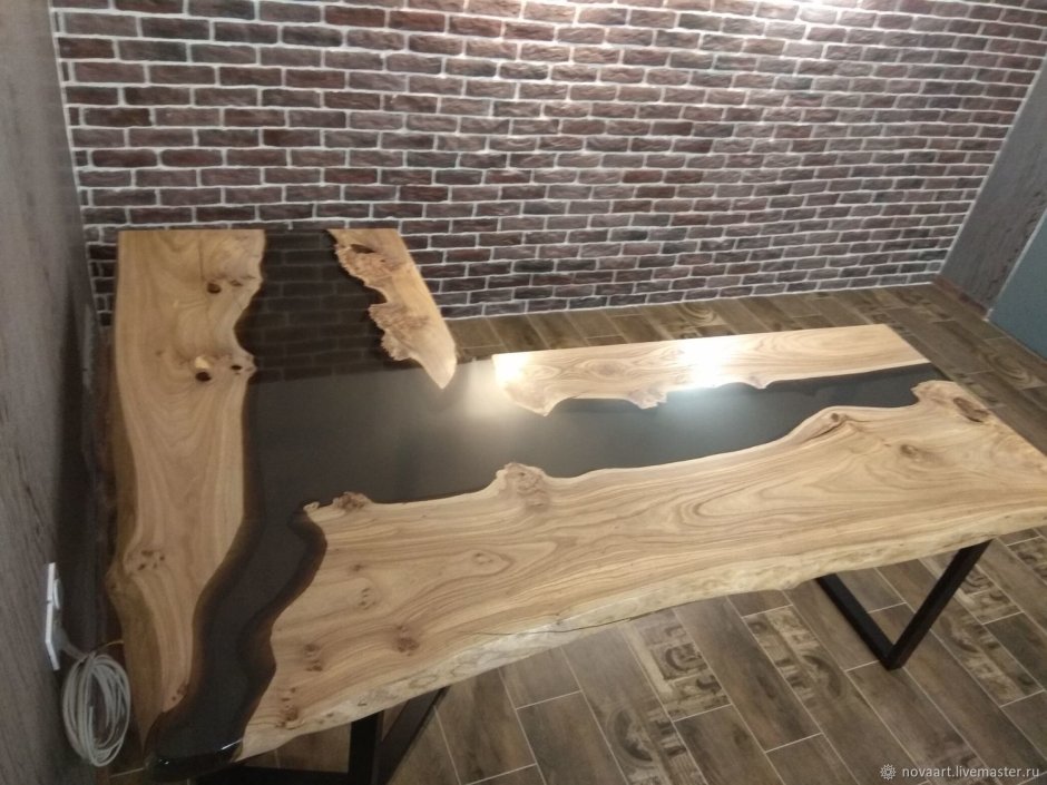 Угловой стол из слэба карагача