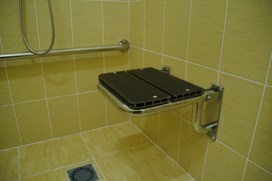 Стационарное сидение для душа для МГН, 450х350х200h