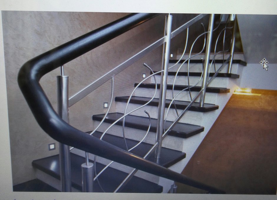 Лестница металлическая с перилами из нержавейки