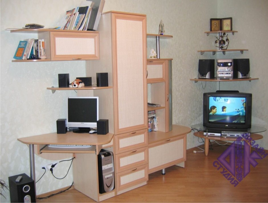 Горка с компьютерным столом