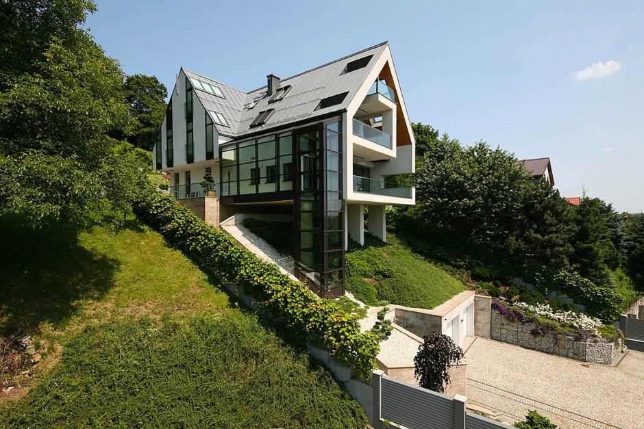Проект дома на склоне House Wiesenhof
