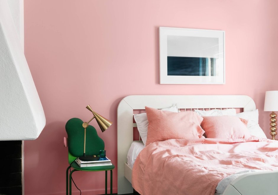 Розовая краска для стен