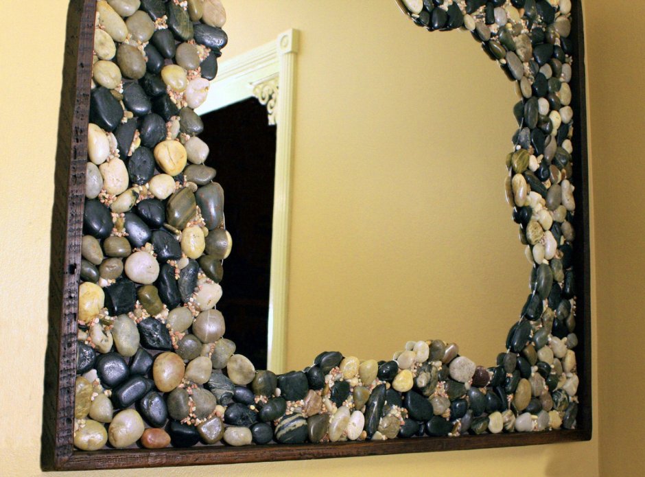 Декор зеркала декоративными камнями