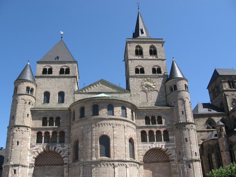 Романский кафедральный собор
