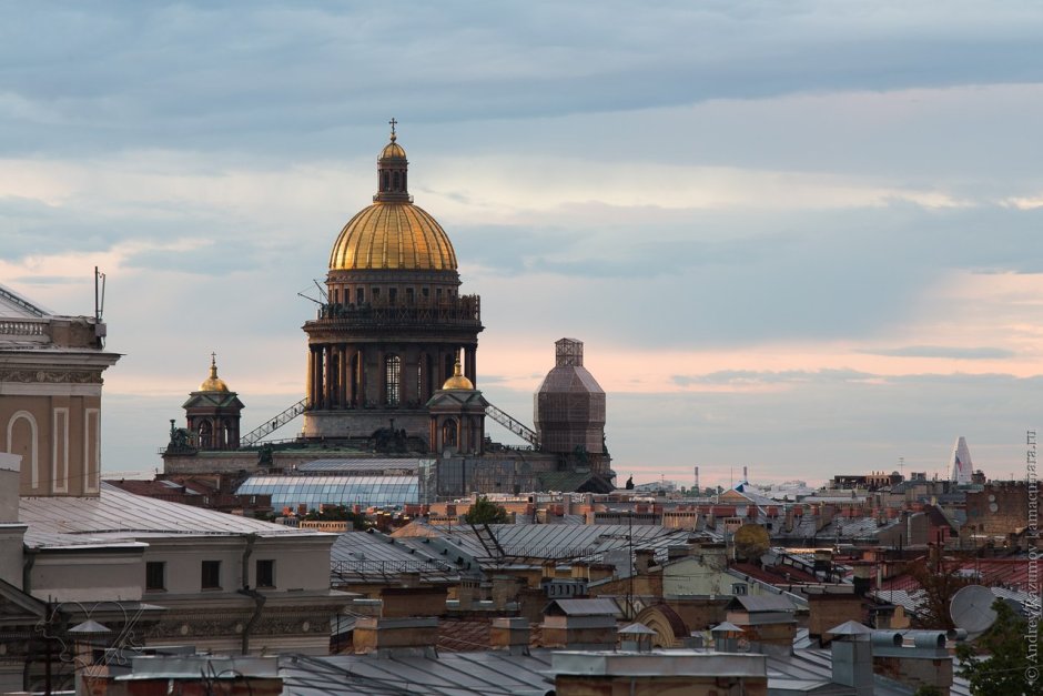 Вид на Исаакиевский собор