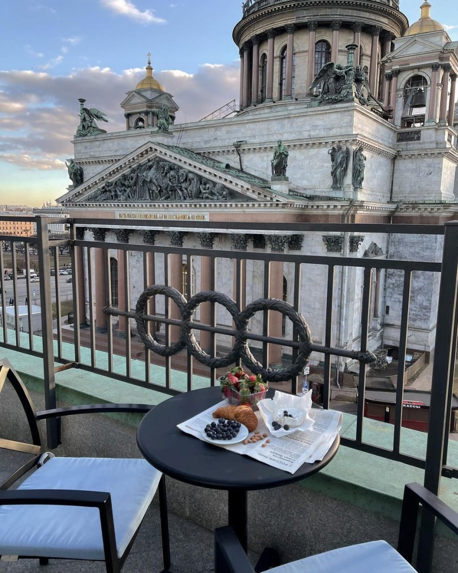 Кафе рядом с Исаакиевским собором СПБ