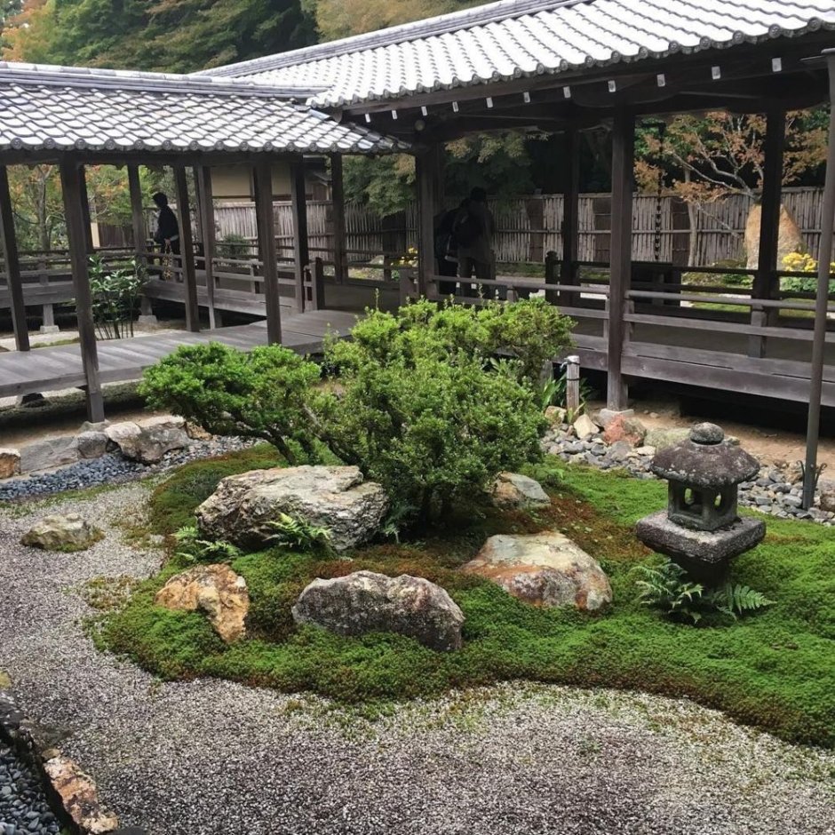 Китайский сад камней внутренний дворик