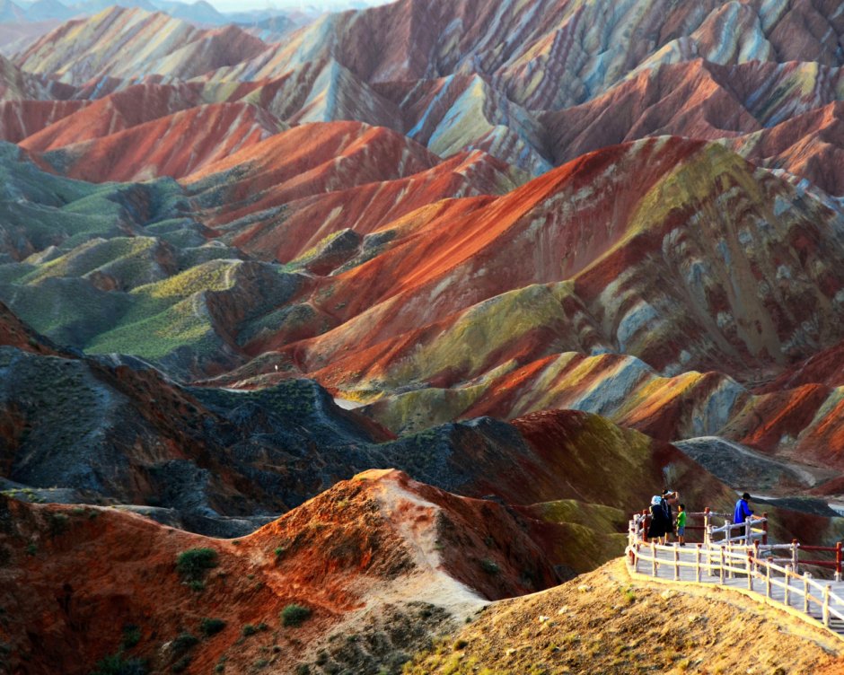 Разноцветные горы Данься Китай