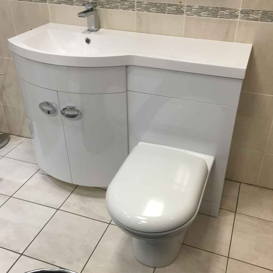 Унитаз под раковиной
