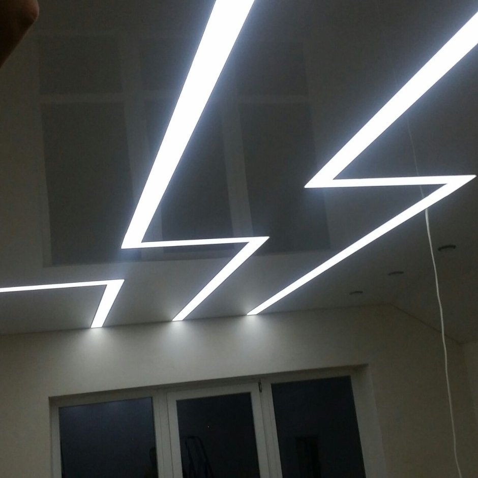 Светодиодные линии на потолке