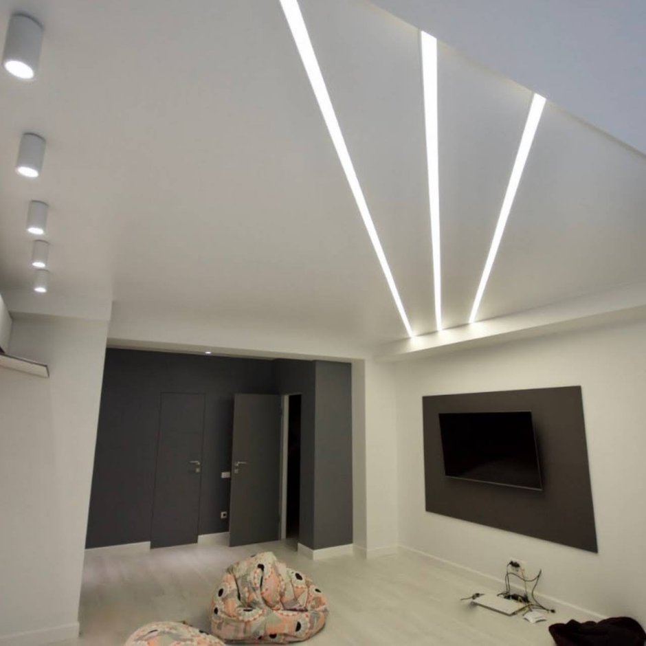 Дизайн световых линий на потолке