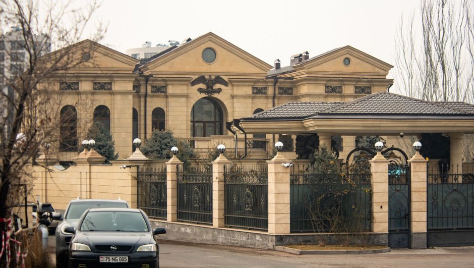 Абрамян ара дом в Ереване