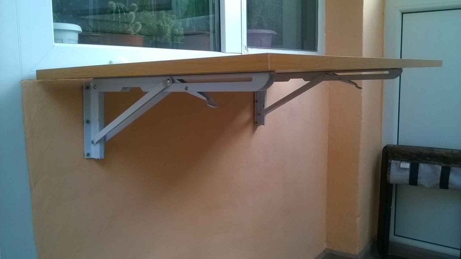 Механизм для складного столика на балкон