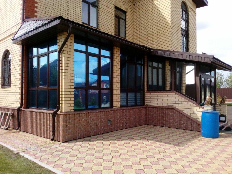 Тонированные пластиковые окна