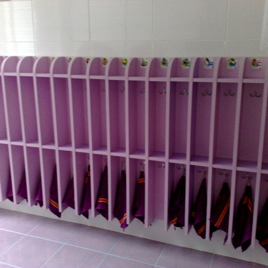 Шкафчики в детский сад для полотенец