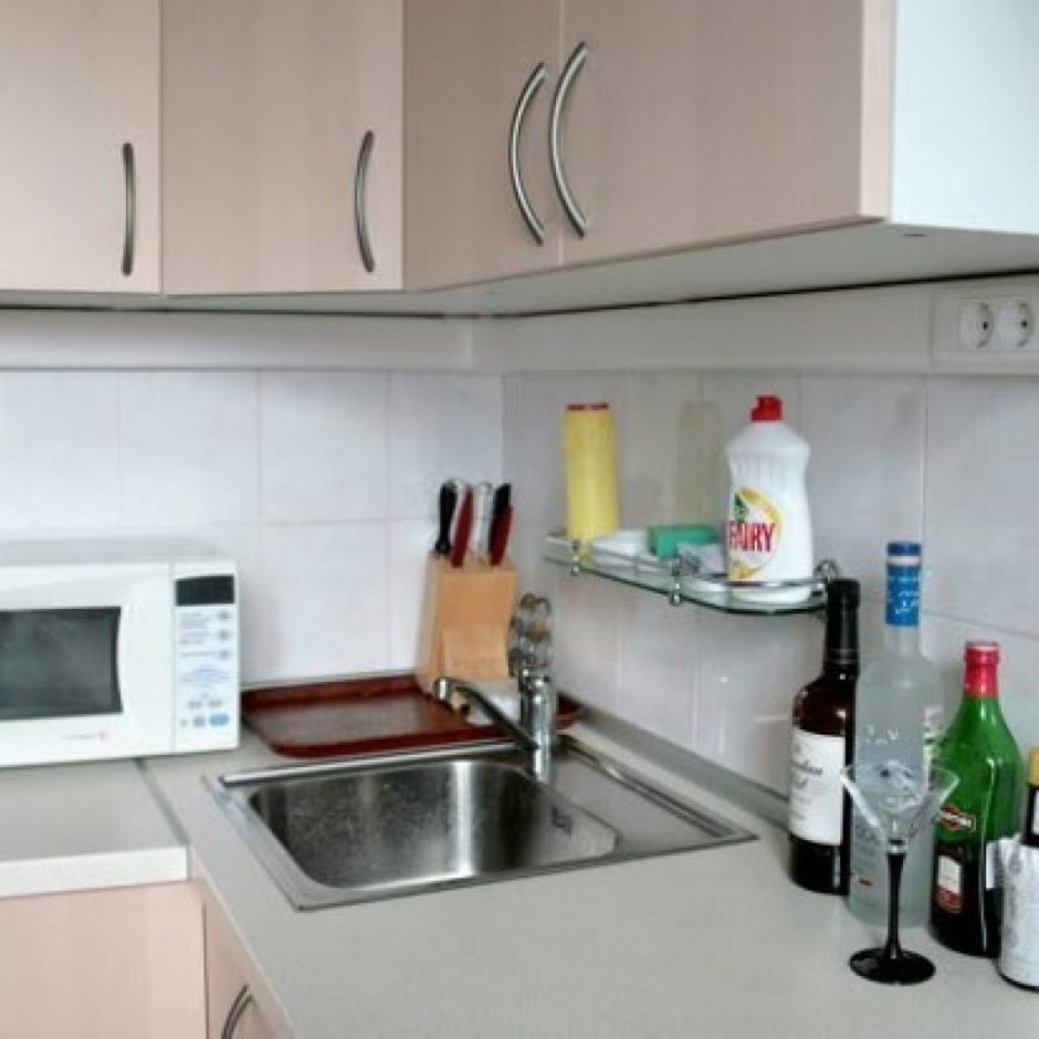 Розетки в коробе на кухне
