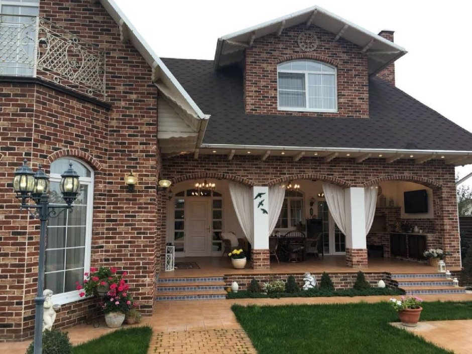 Веранда к кирпичному дому