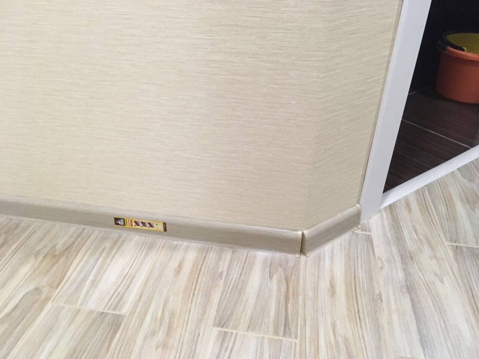 Плинтус Teckwood дуб Скэйл