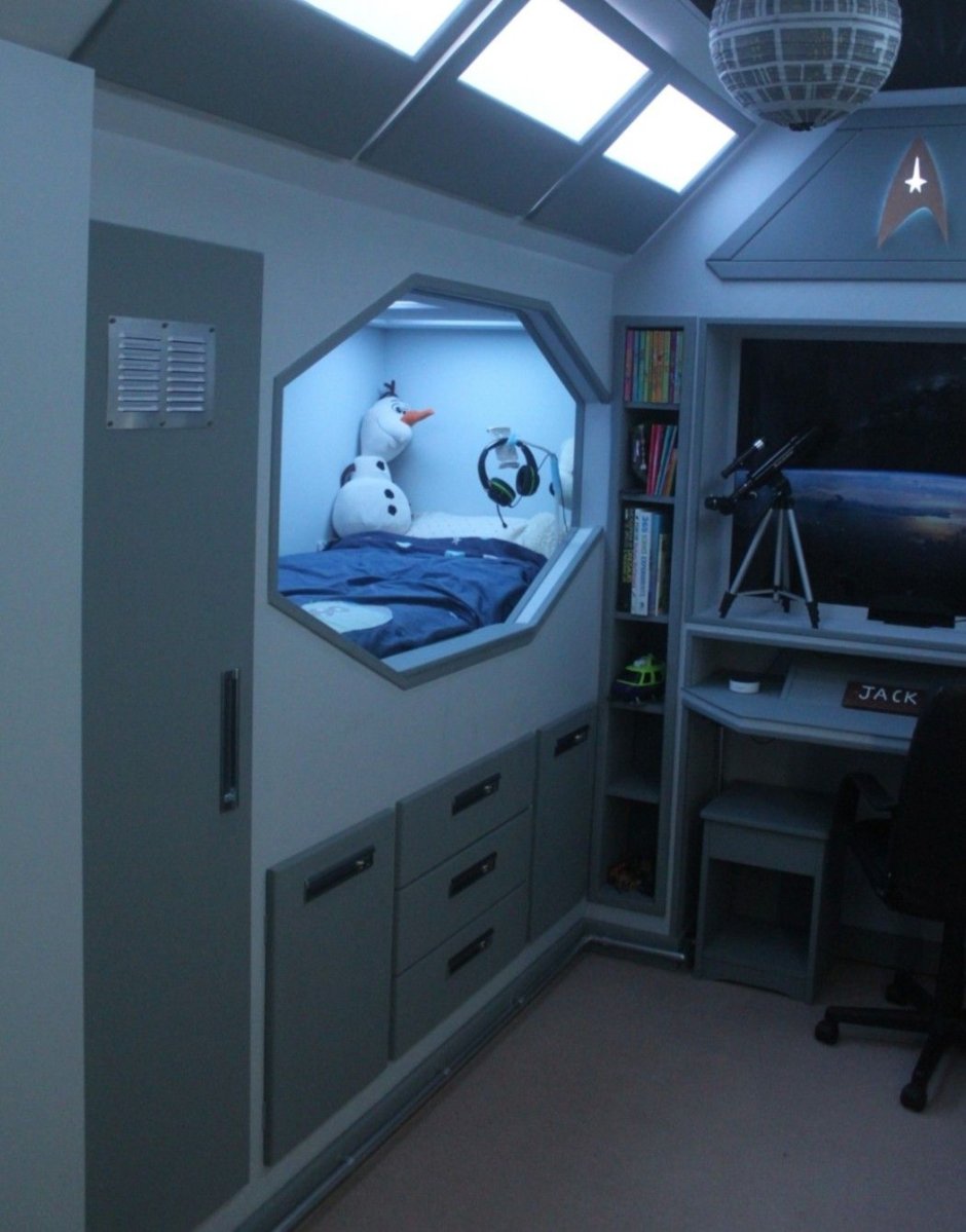 Спальня на космическом корабле