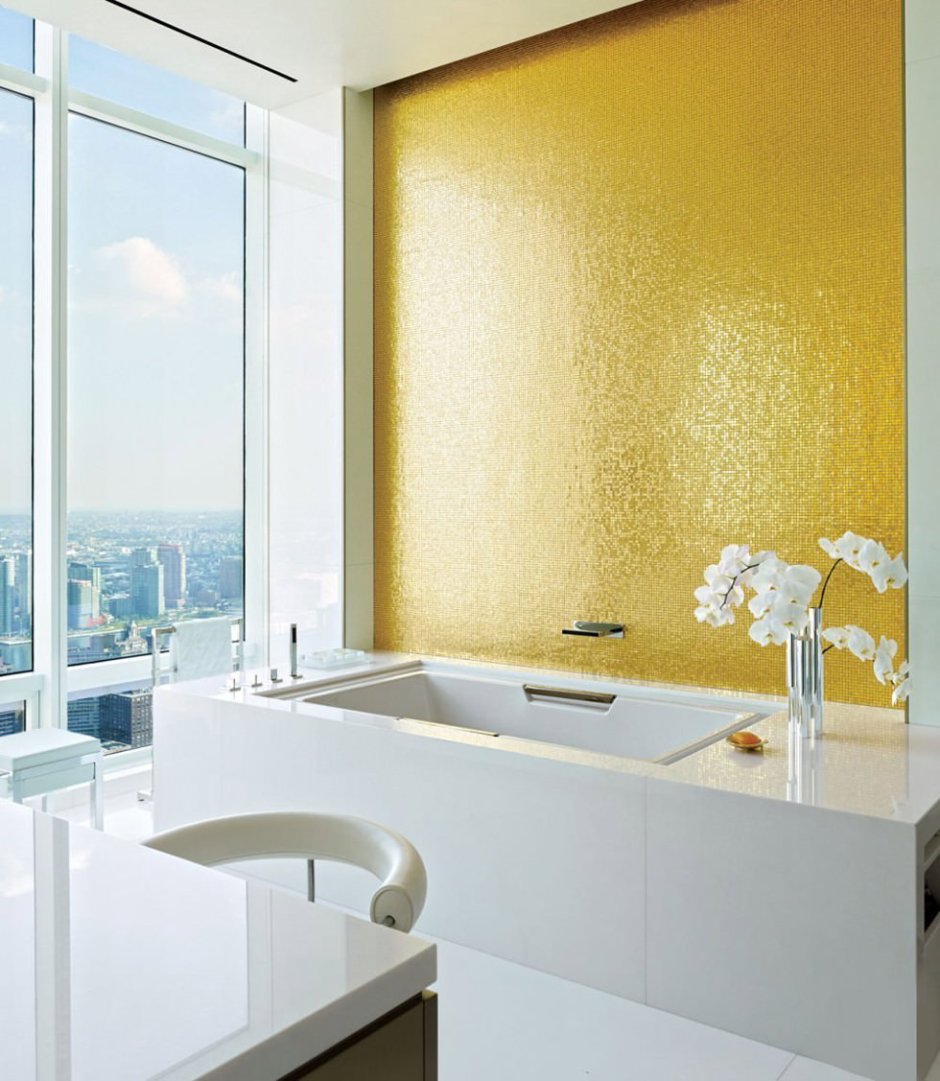 Желтая мозаика в ванной