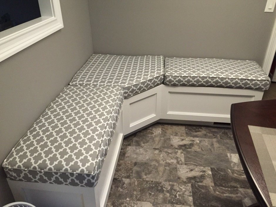 Угловой диванчик на балкон