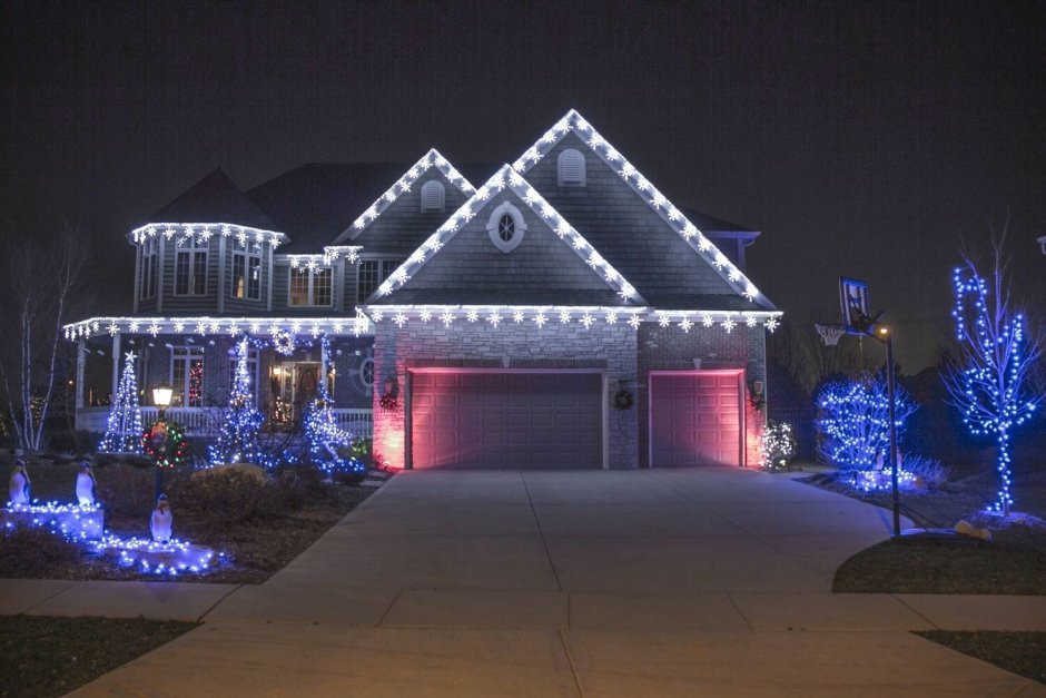 Новогоднее освещение домов