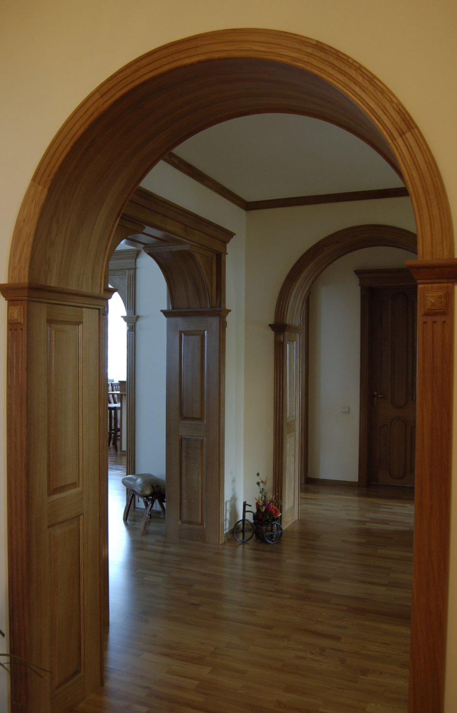 Деревянные арки в квартире