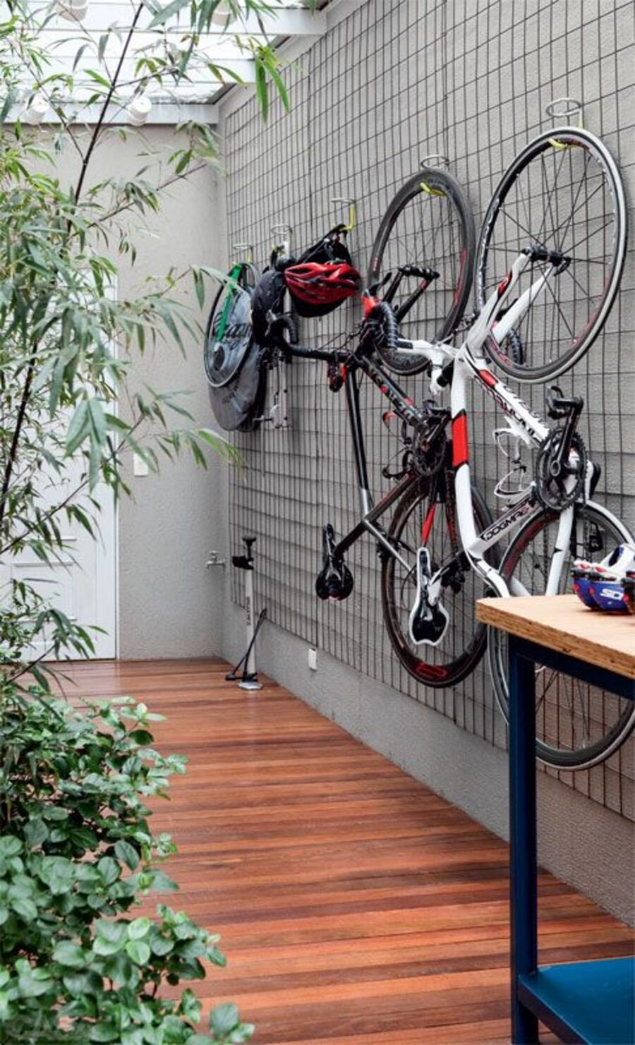 Система хранения велосипедов на балконе