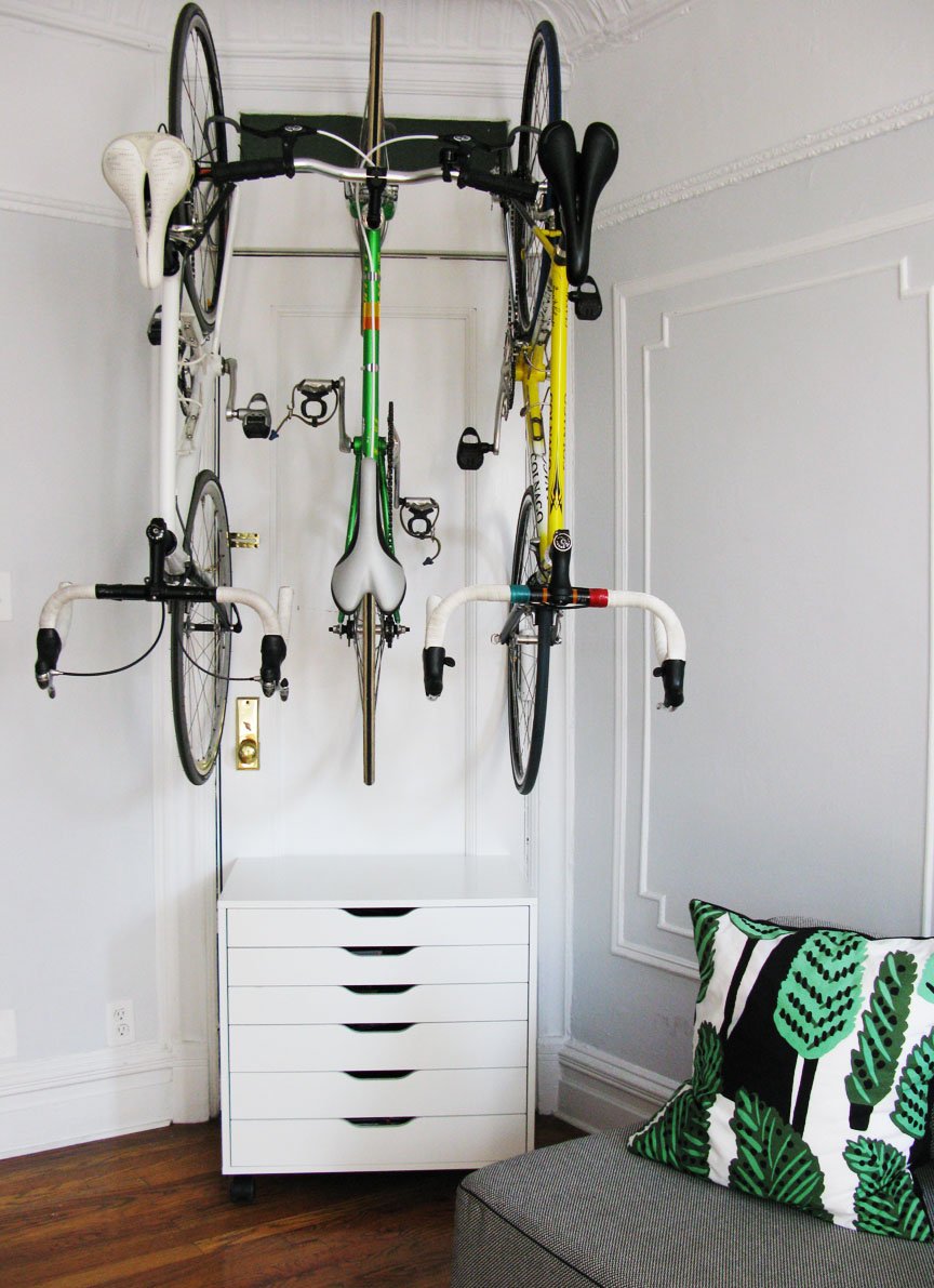 Шкаф для велосипеда в квартире