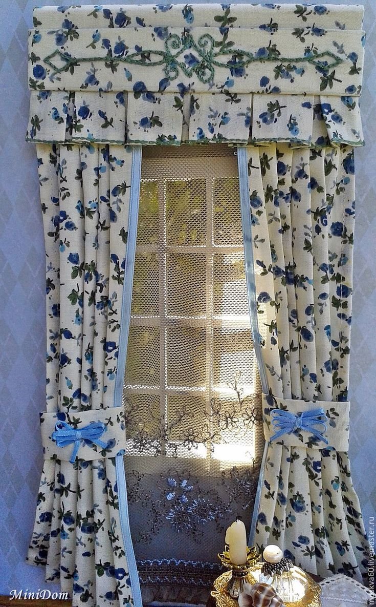 Гардина для кукольного домика