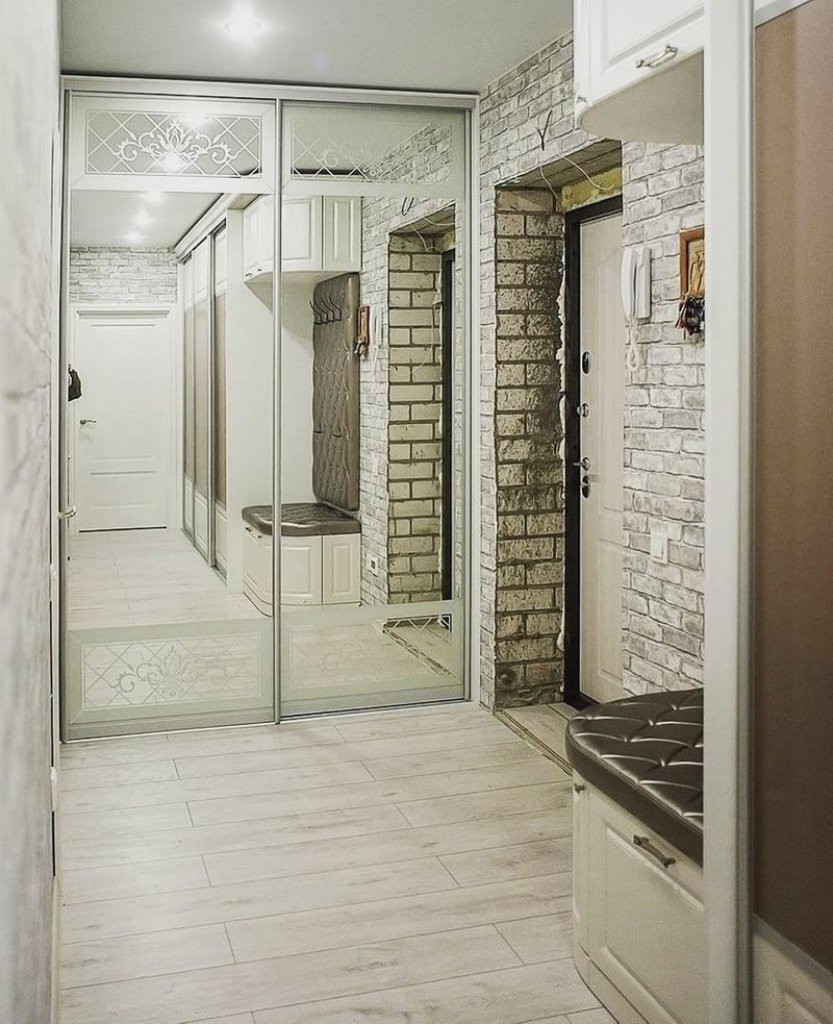 Шкаф купе в интерьере прихожей