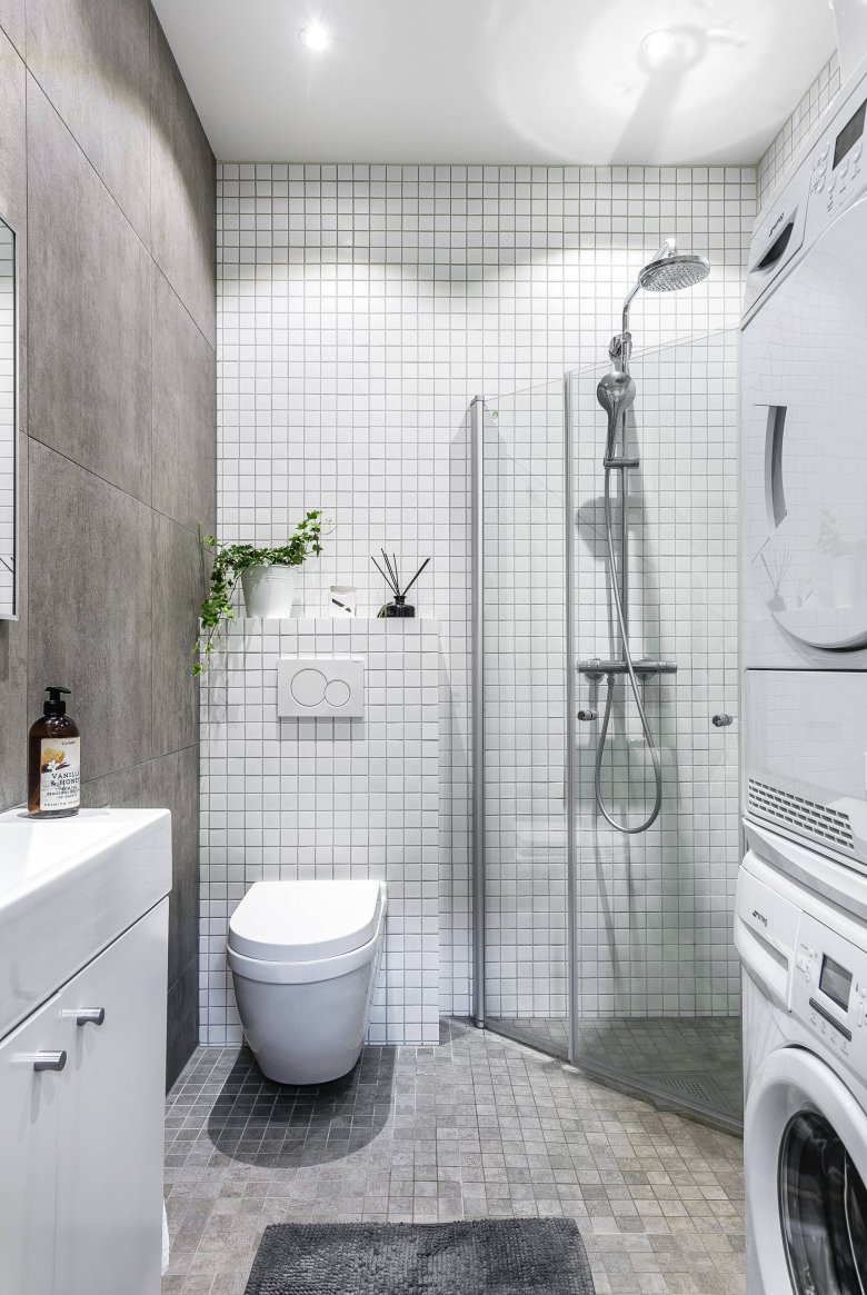 Ванная комната в скандинавском стиле с душем