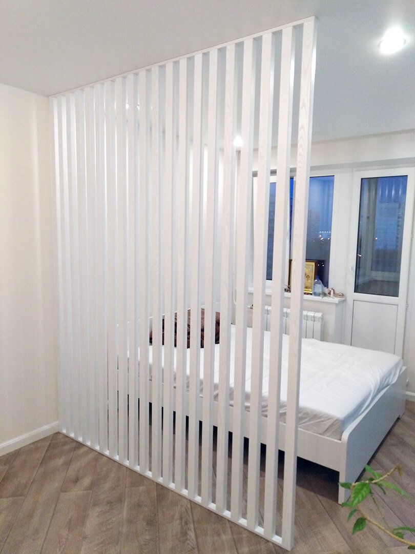 Реечная перегородка для зонирования комнаты