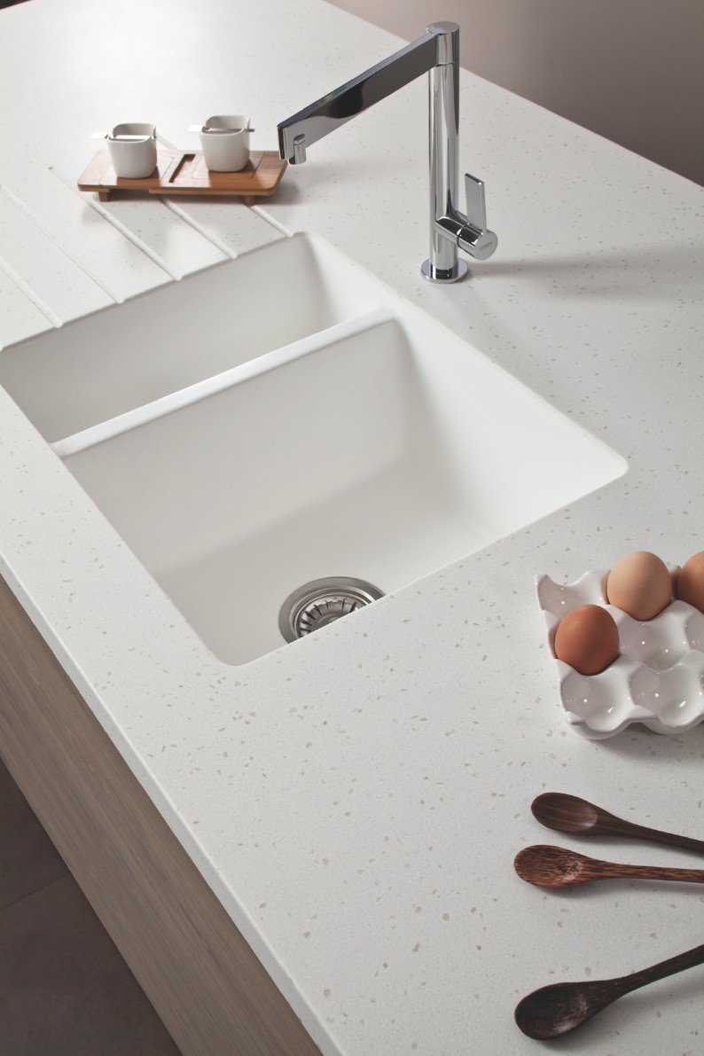 Акриловая столешница для кухни corian