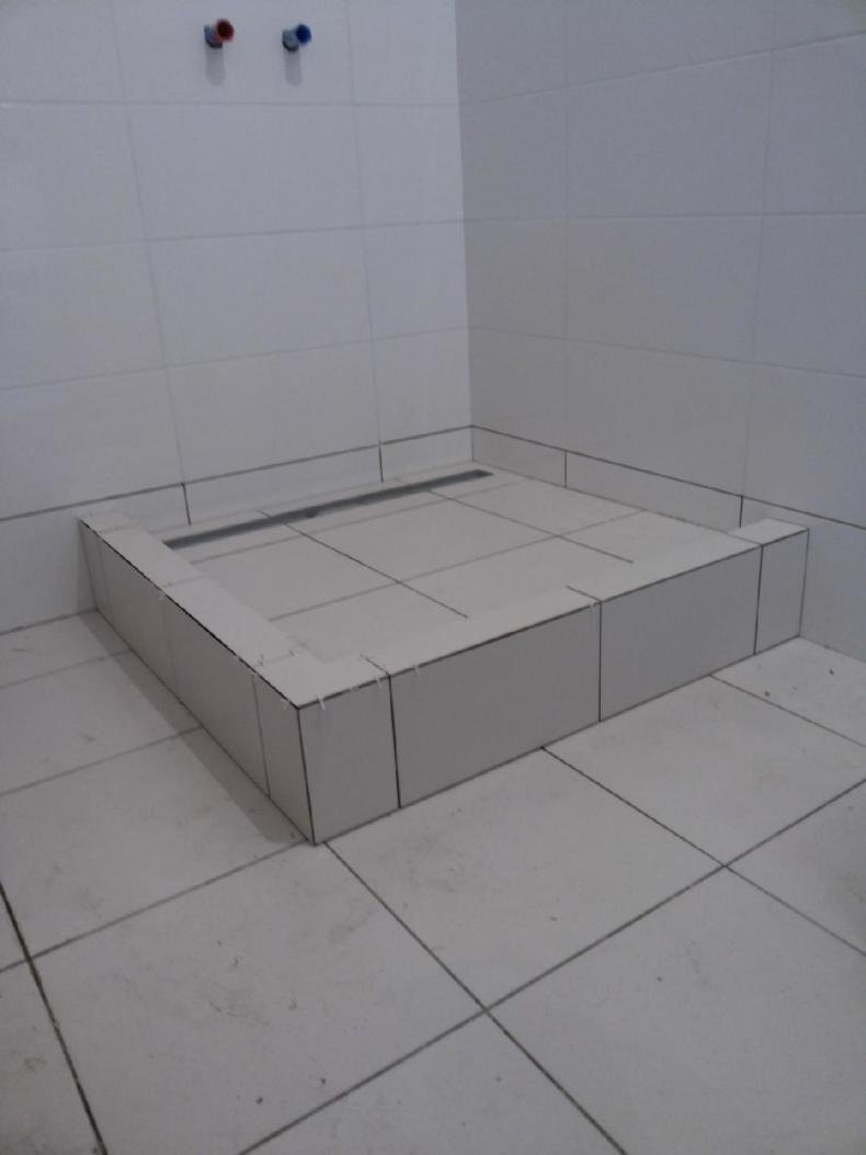 Душевой поддон из керамогранита Kerama Marazzi