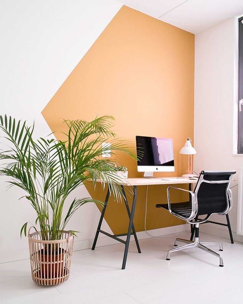 Стена в офисе