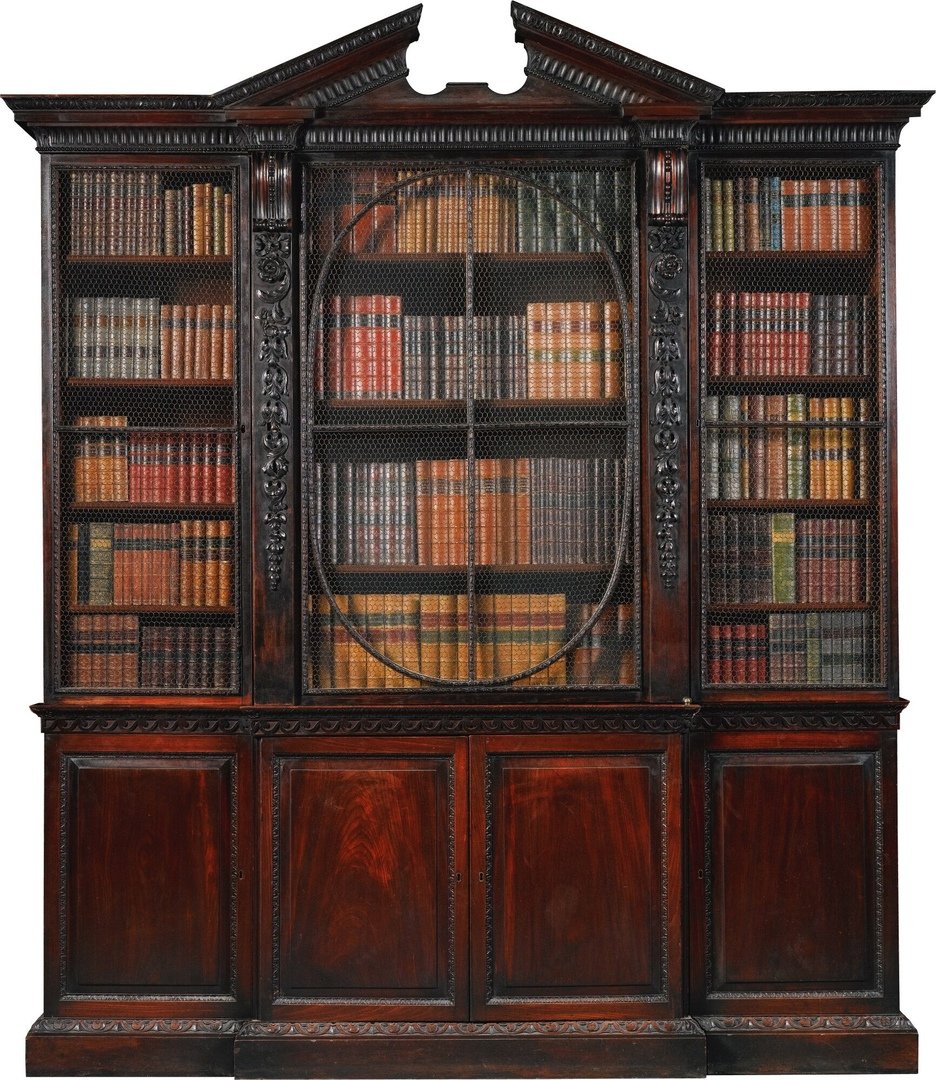 Старинный книжный стеллаж