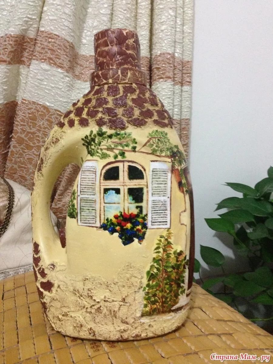 Декупаж бутылки под домик