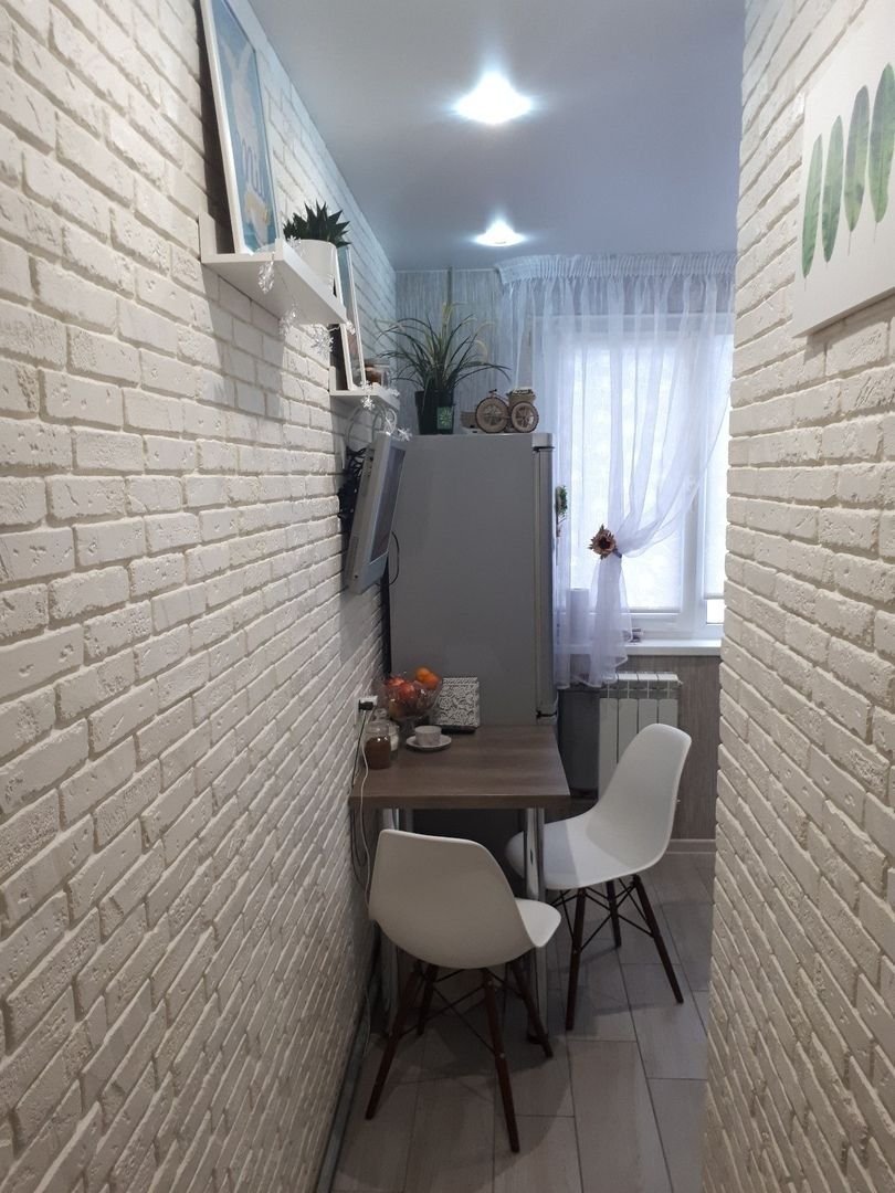 Декоративный кирпич на кухне