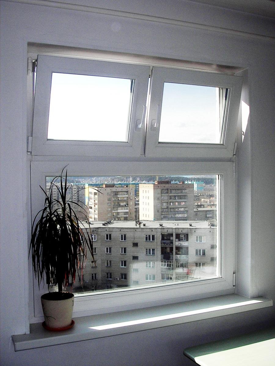 Окна Рехау с форточкой