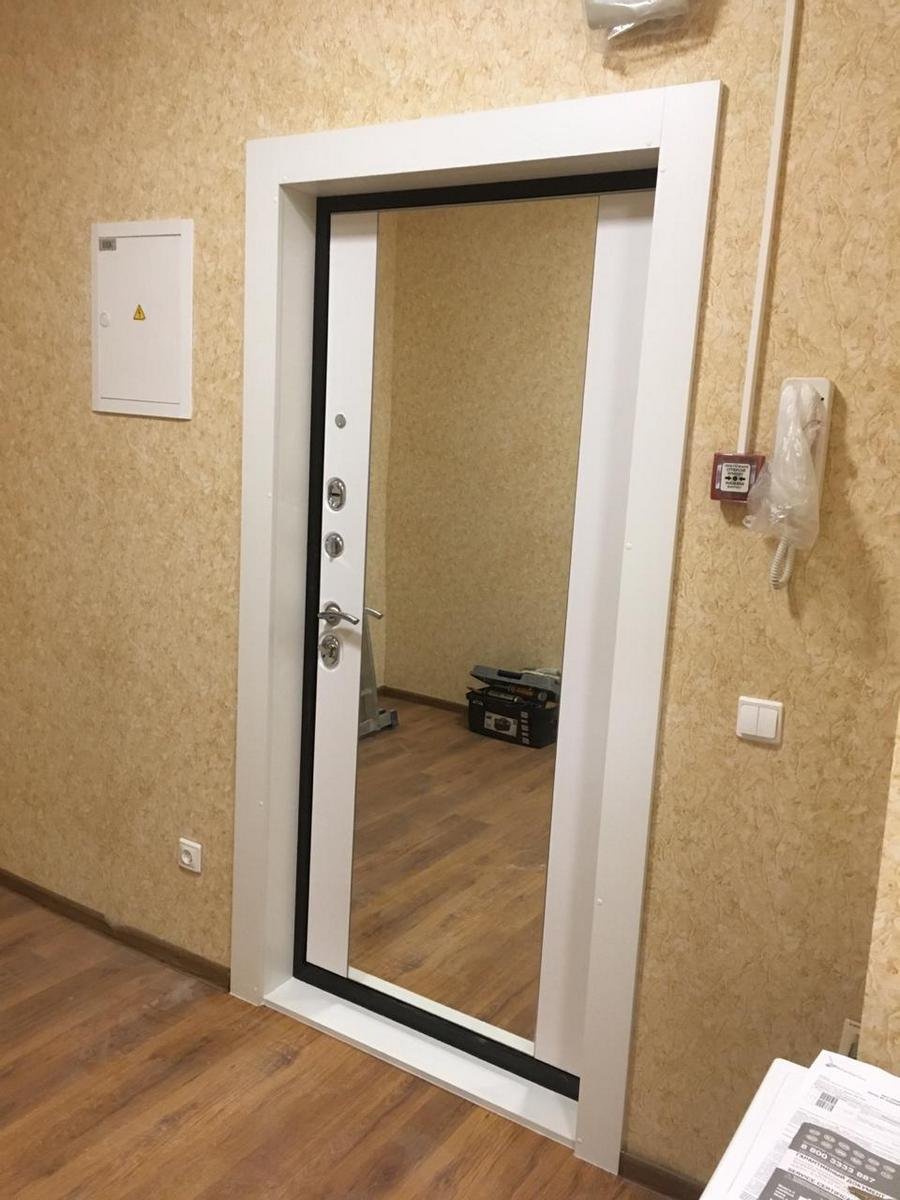 Дверь Лабиринт Сильвер с зеркалом