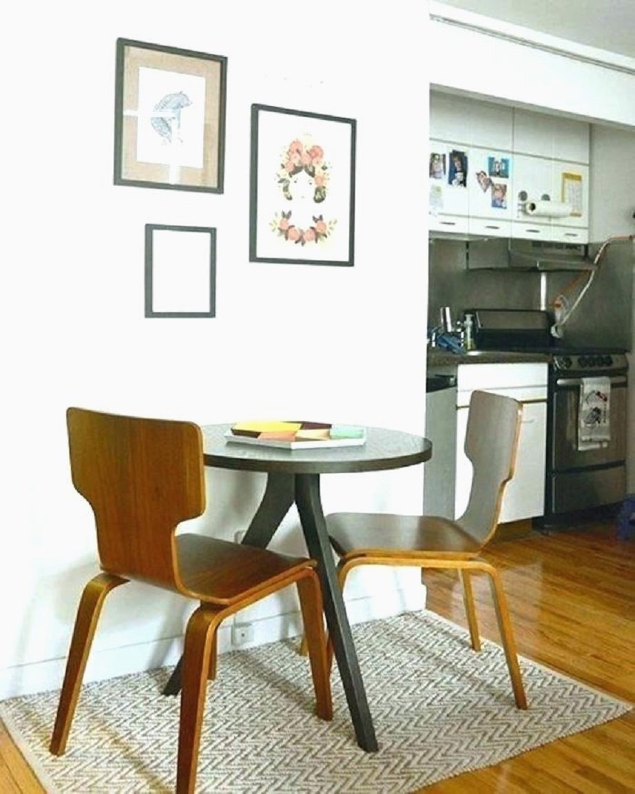 Стол кухонный для маленькой квартиры