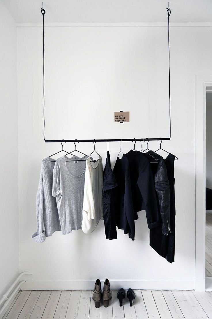 Подвесная вешалка для одежды на стену