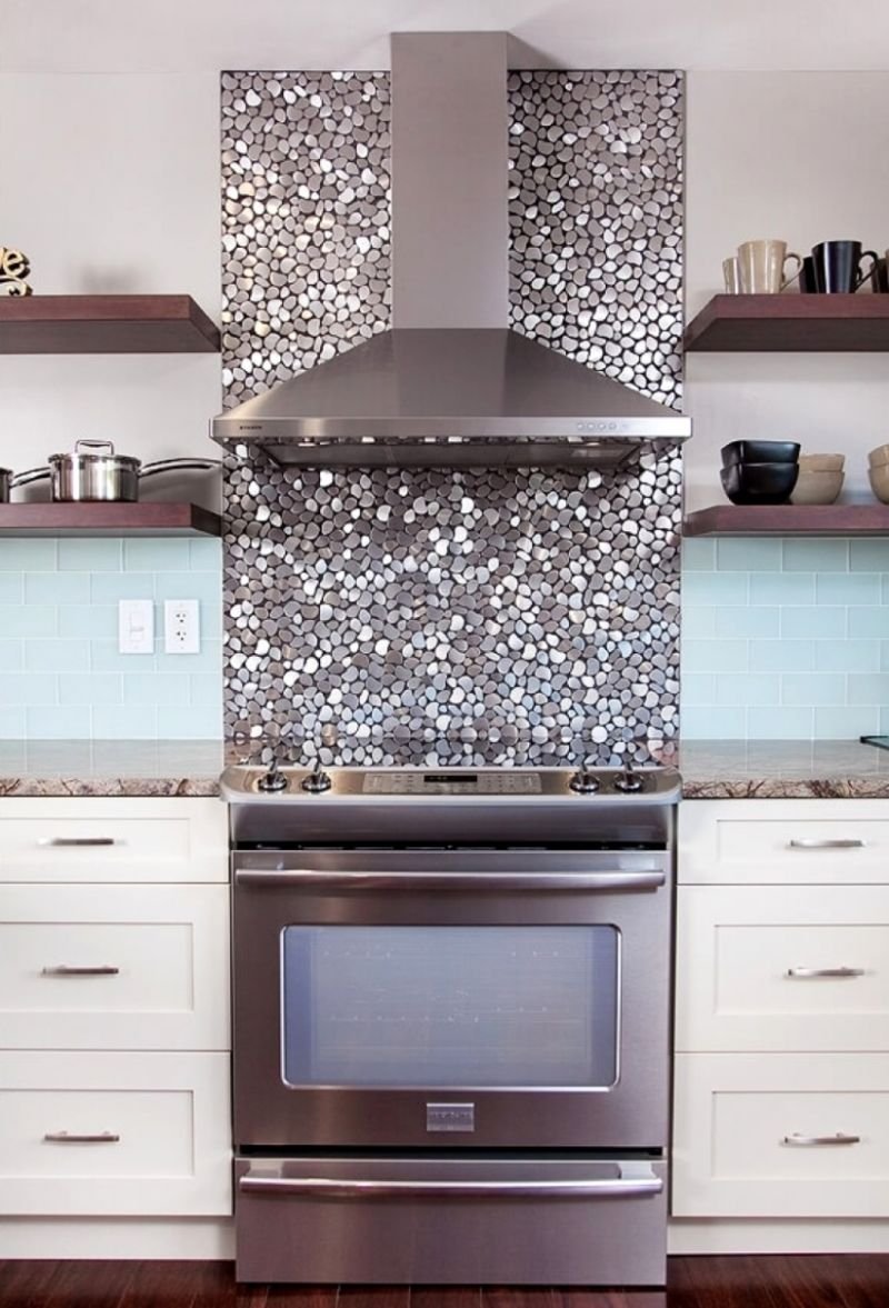 Кухонный фартук из зеркальной мозаики